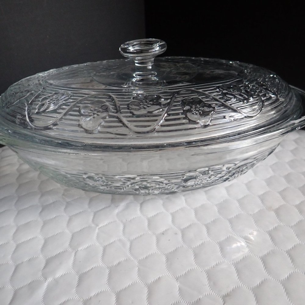 Anchor Hocking Avalon Clear 3 Quart Oval Covered C